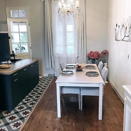 Maison Avec Jardin Holiday home *